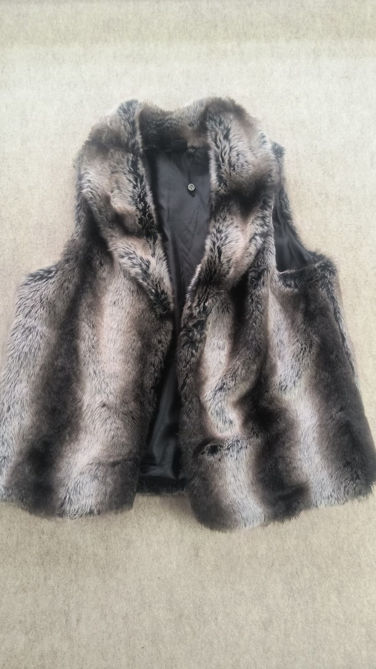 Woodland faux fur striper vest size S